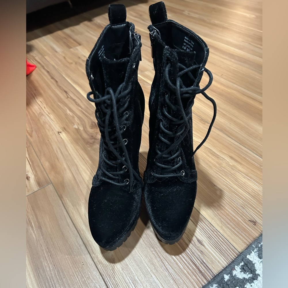 Aldo Black Lace-Up Women's Platform Boots Size 8 1/2